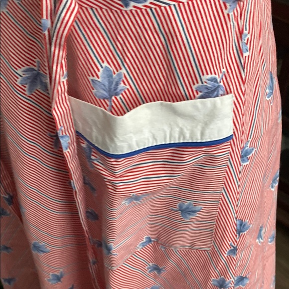 Chic Red Dress with Blue Floral Accents - Picture 4 of 6